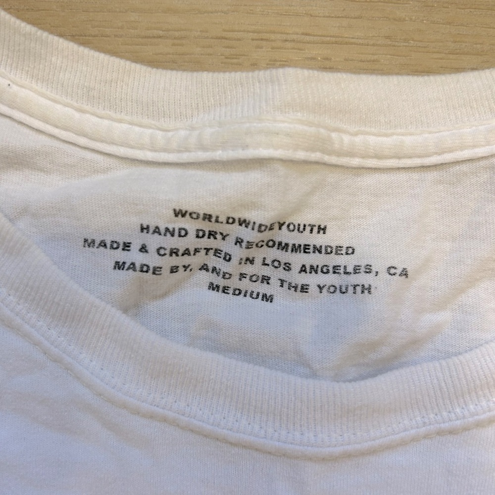 World  Wide Youth Graphic Tee - Size Medium - Picture 3 of 4